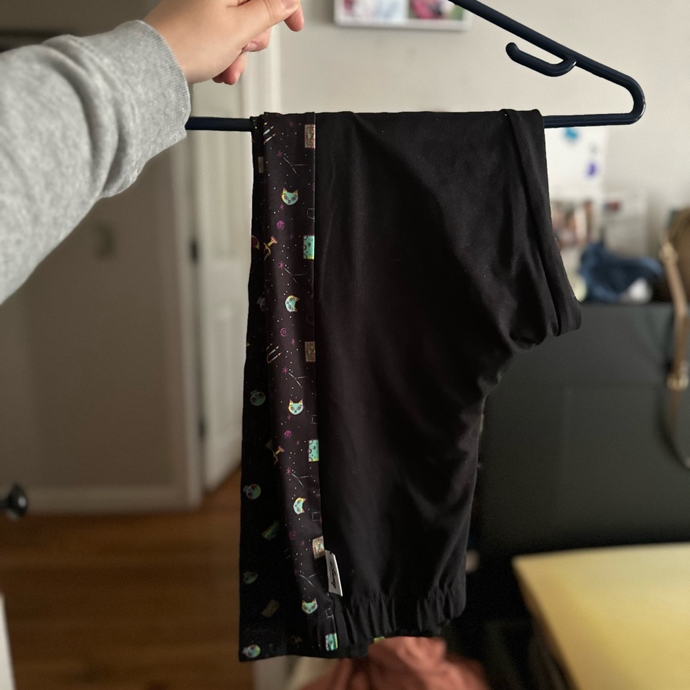 Disney hocus pocus leggings